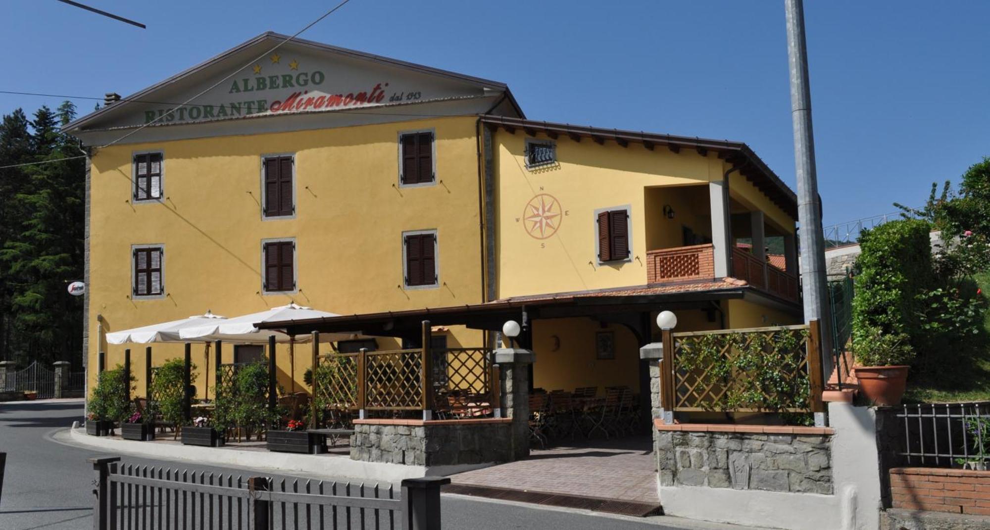Albergo Miramonti Comano  Eksteriør billede