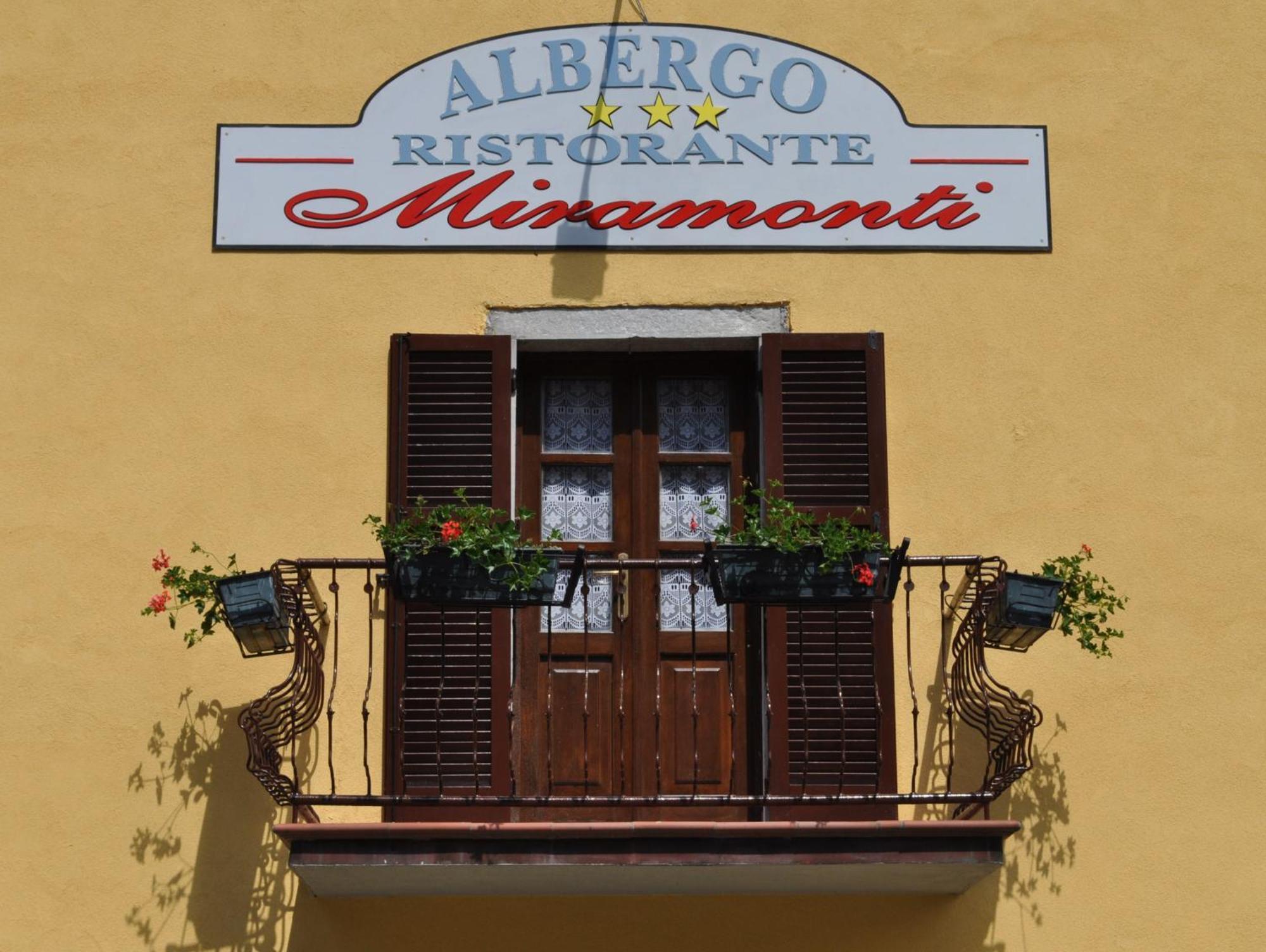 Albergo Miramonti Comano  Eksteriør billede